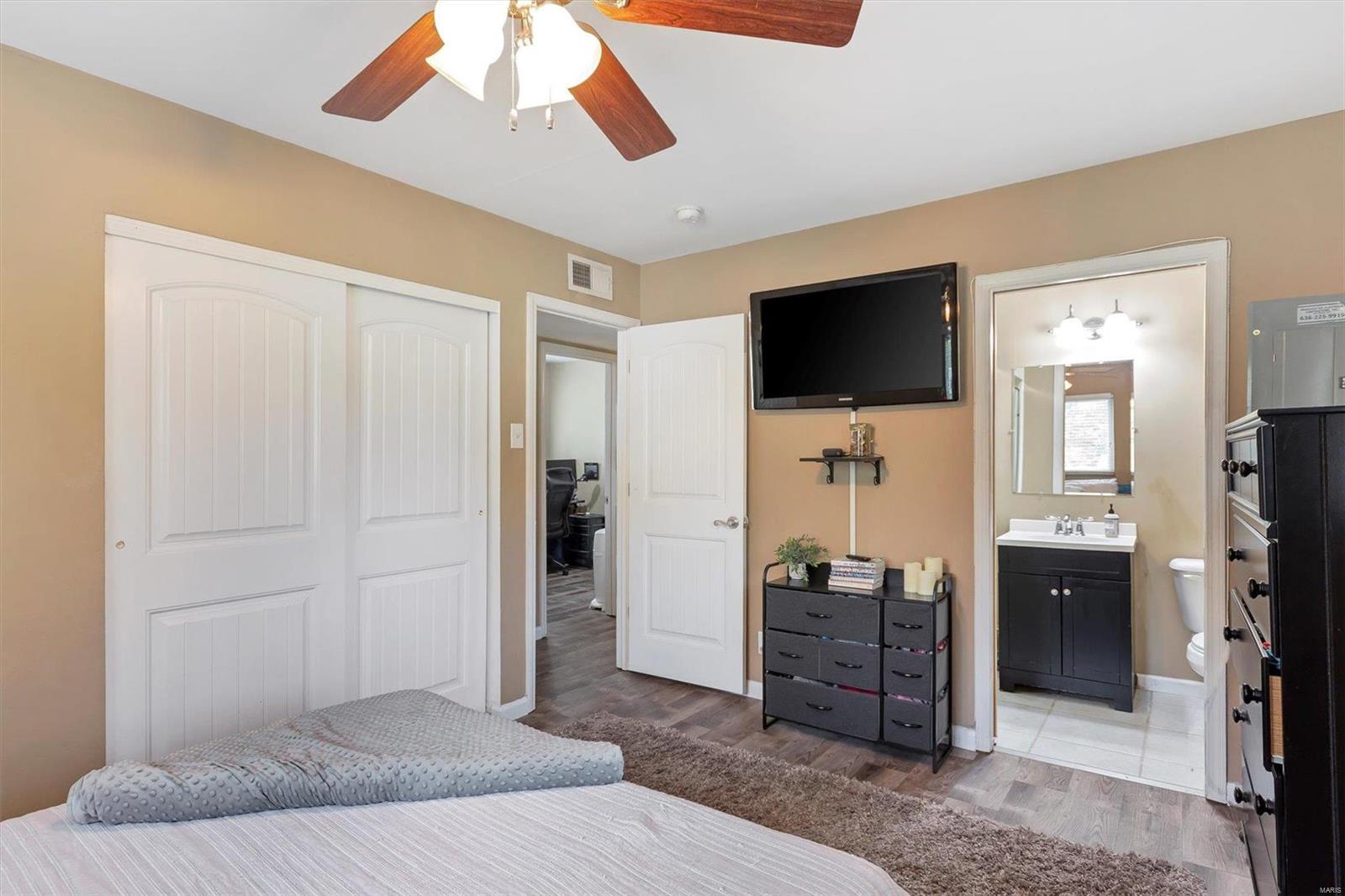 239 Howard Drive Ballwin, MO 63021 - Photo 16 of 30 Gallery Image 16