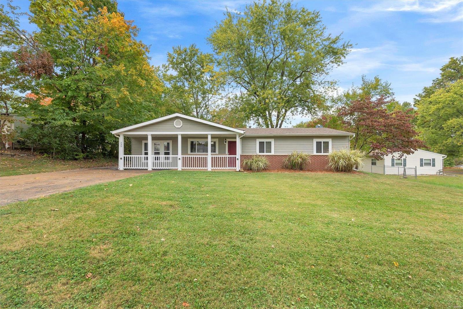 239 Howard Drive Ballwin, MO 63021 - Photo 2 of 30 Gallery Image 2