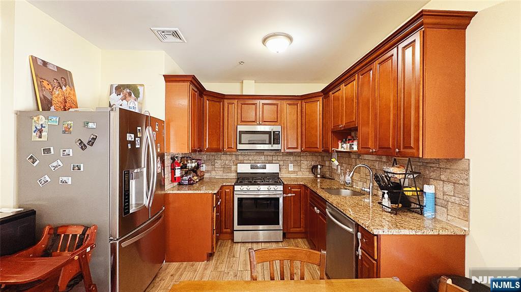 47 Campbell Avenue, Unit 2R Hackensack, NJ 07601 - Photo 2 of 10