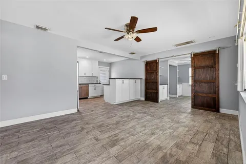 $300,000 | 734 40th Avenue Northeast, St. Petersburg, FL 33703