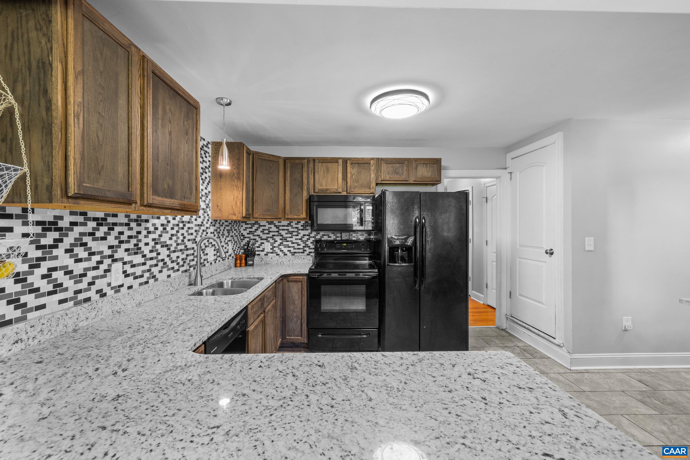1317 Ridge Circle Waynesboro, VA 22980 - Photo 15 of 40