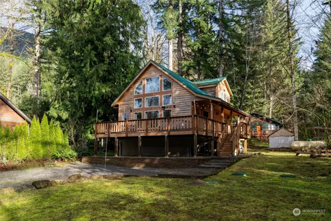 $699,000 | 7548 Olsen Drive, Deming, WA 98244
