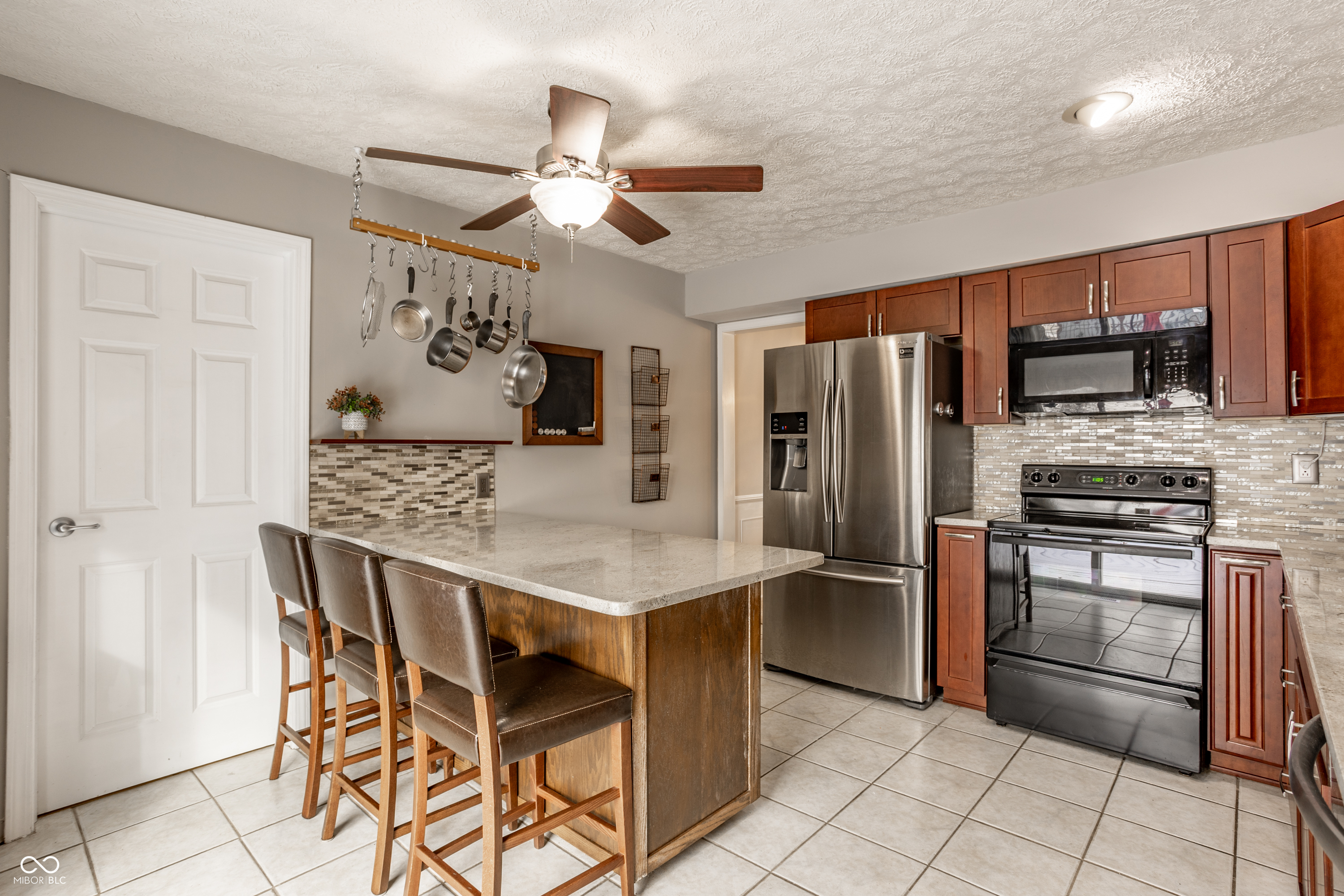 9728 Sycamore Road Carmel, IN 46032 - Photo 9 of 31