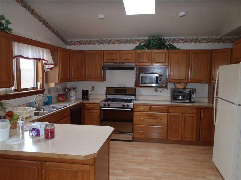 81 Walton Road Baldwin, PA 15236 - Photo 6 of 18 Kitchen.