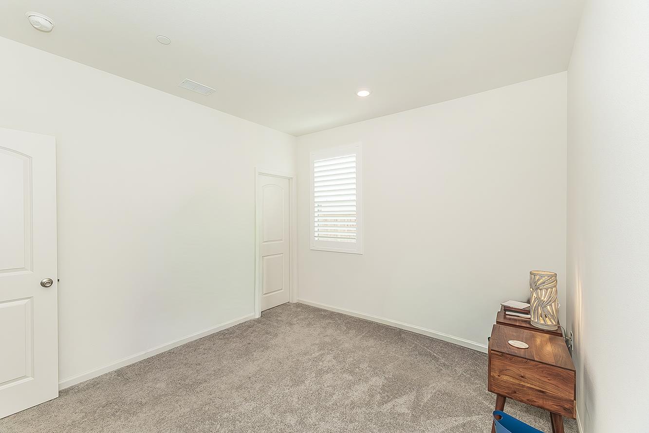 644 Rock Crest Avenue Madera, CA 93636 - Photo 26 of 38 a view of room and window