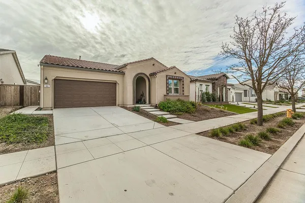 $459,000 | 644 Rock Crest Avenue, Madera, CA 93636