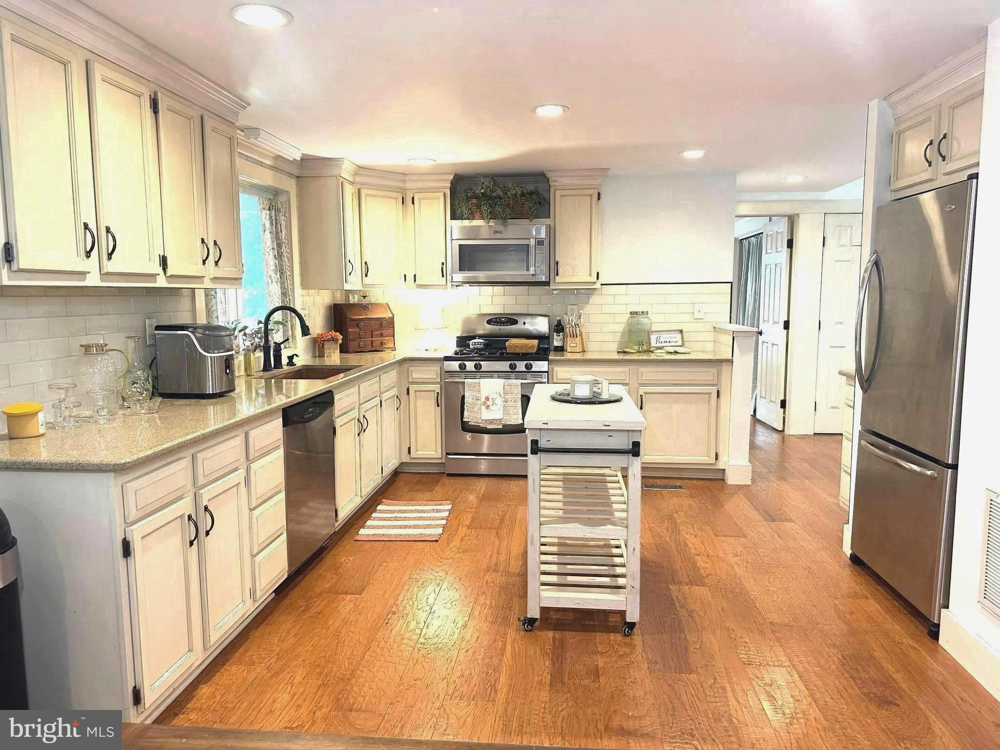 7426 Spring Road Seven Valleys, PA 17360 - Photo 4 of 33 Gallery Image 4
