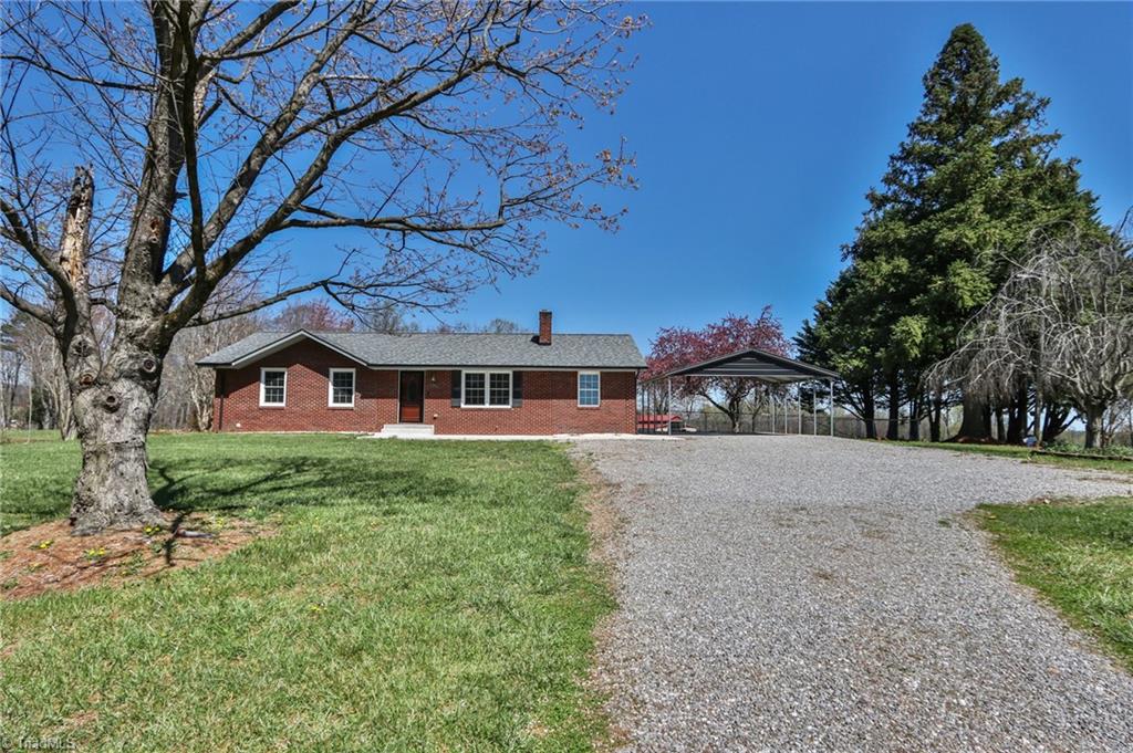1940 North Lomax Road Traphill, NC 28685 - Photo 4 of 47 Gallery Image 4