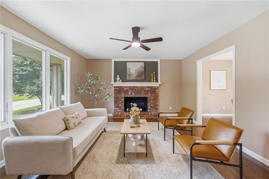 305 Southwest Marion Lane Lee's Summit, MO 64081 - Photo 7 of 39