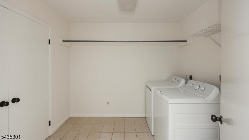 2 Springdale Lane Warren, NJ 07059 - Photo 17 of 31