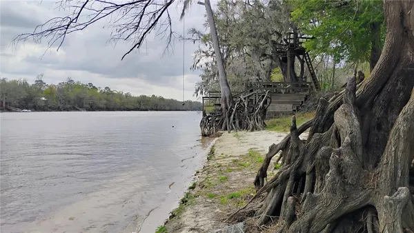 $2,500,000 | 2878 Northeast 340 Highway, Old Town, FL 32680