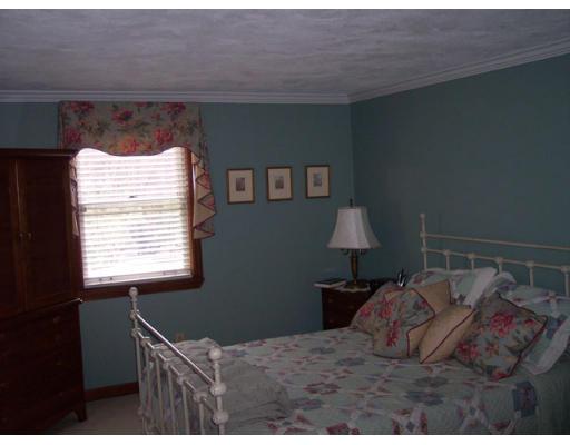 13 Riverside Drive Reading, MA 01867 - Photo 11 of 17 Gallery Image 11
