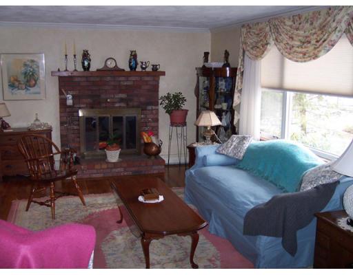 13 Riverside Drive Reading, MA 01867 - Photo 3 of 17 Gallery Image 3