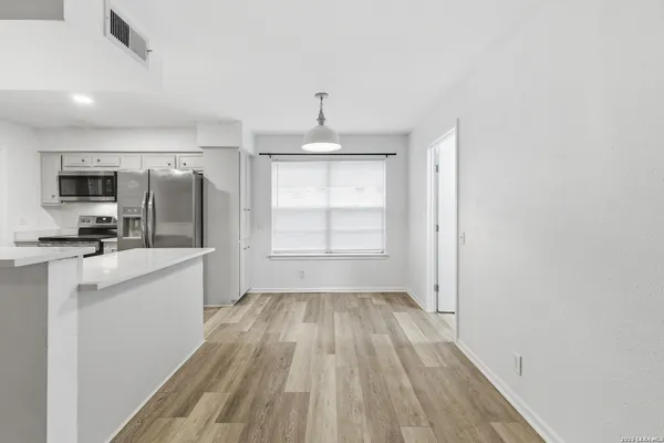 $2,600 | 6106 Vance Jackson Road, Unit 1, San Antonio, TX 78230