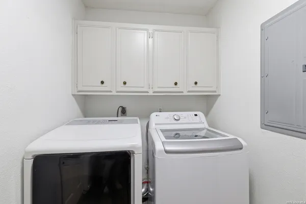 $2,600 | 6106 Vance Jackson Road, Unit 1, San Antonio, TX 78230