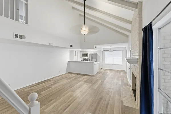 $2,600 | 6106 Vance Jackson Road, Unit 1, San Antonio, TX 78230