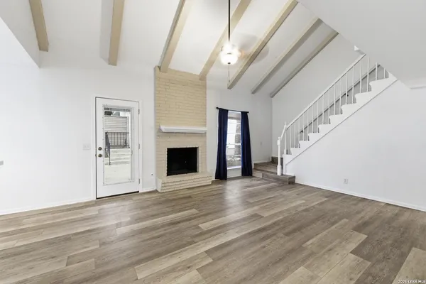 $2,600 | 6106 Vance Jackson Road, Unit 1, San Antonio, TX 78230