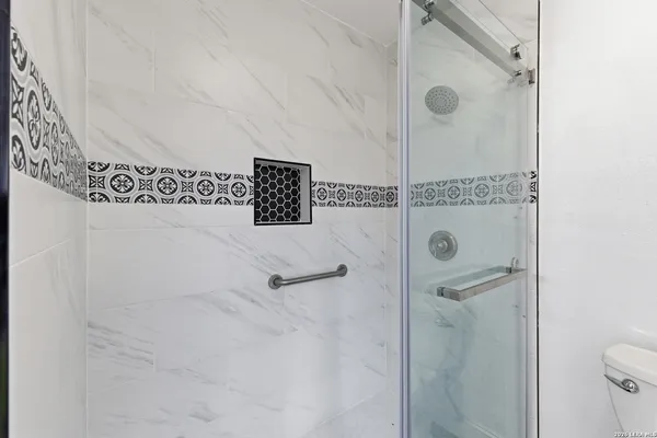 $2,600 | 6106 Vance Jackson Road, Unit 1, San Antonio, TX 78230