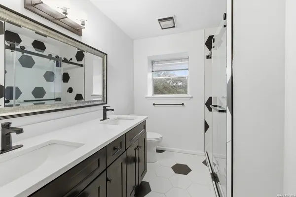 $2,600 | 6106 Vance Jackson Road, Unit 1, San Antonio, TX 78230