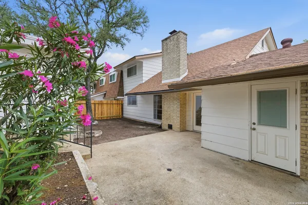 $2,600 | 6106 Vance Jackson Road, Unit 1, San Antonio, TX 78230