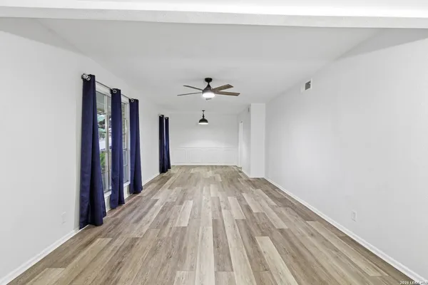 $2,600 | 6106 Vance Jackson Road, Unit 1, San Antonio, TX 78230