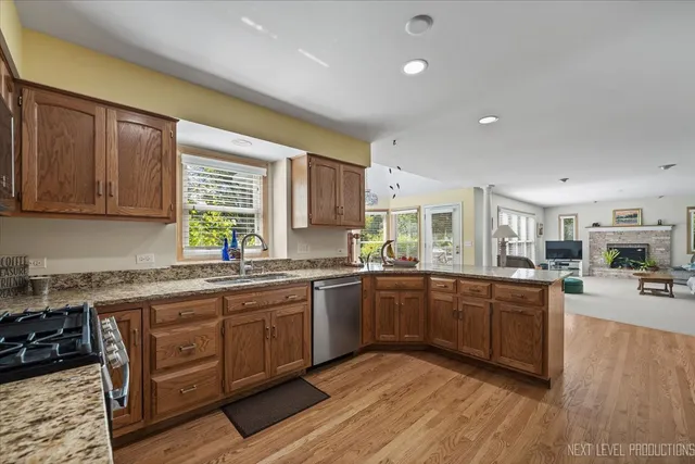 $750,000 | 3212 Austin Court, Naperville, IL 60564