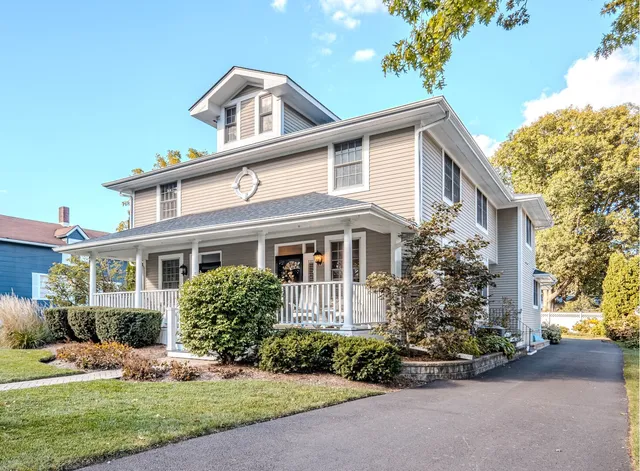 $675,000 | 515 Peyton Street, Geneva, IL 60134