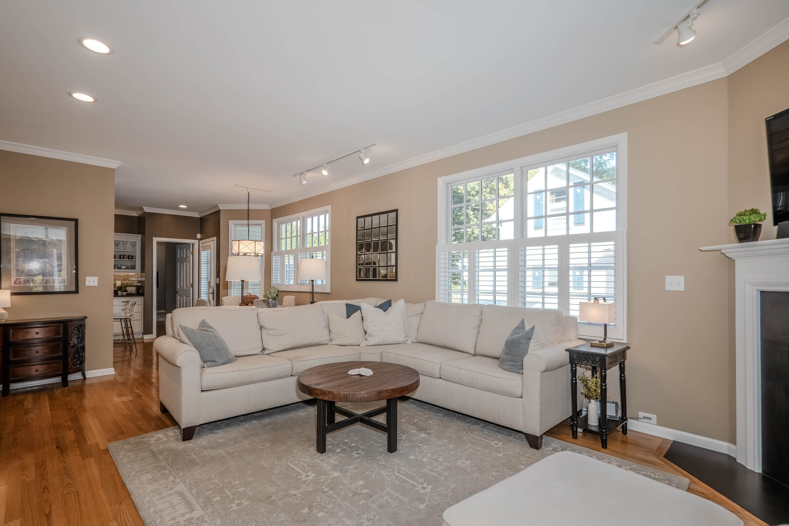 515 Peyton Street Geneva, IL 60134 - Photo 5 of 32