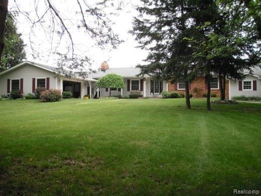 5885 Thomas Road Oxford, MI 48371 - Photo 1 of 25 Side Entry Garage.jpg