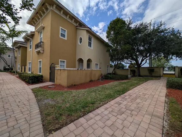 $2,600 | 2851 Prospect Road, Unit 701, Tamarac, FL 33309