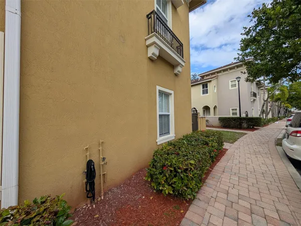 $2,500 | 2851 Prospect Road, Unit 701, Tamarac, FL 33309