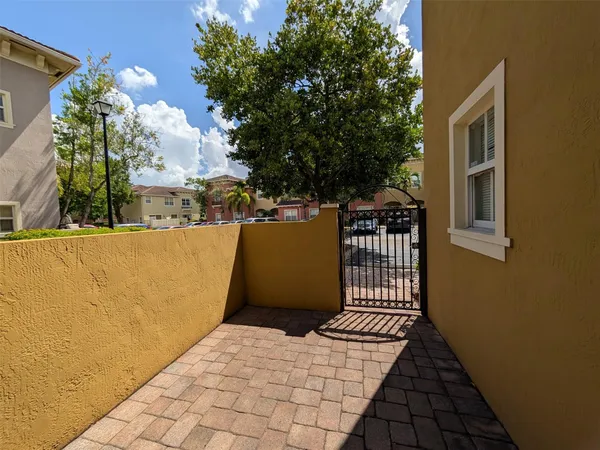 $2,500 | 2851 Prospect Road, Unit 701, Tamarac, FL 33309