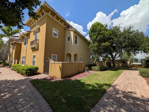 $2,500 | 2851 Prospect Road, Unit 701, Tamarac, FL 33309