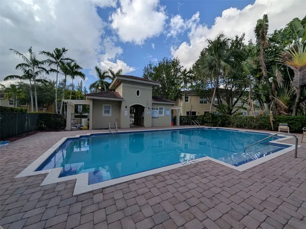 $2,500 | 2851 Prospect Road, Unit 701, Tamarac, FL 33309