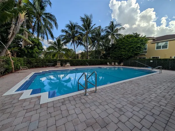 $2,500 | 2851 Prospect Road, Unit 701, Tamarac, FL 33309