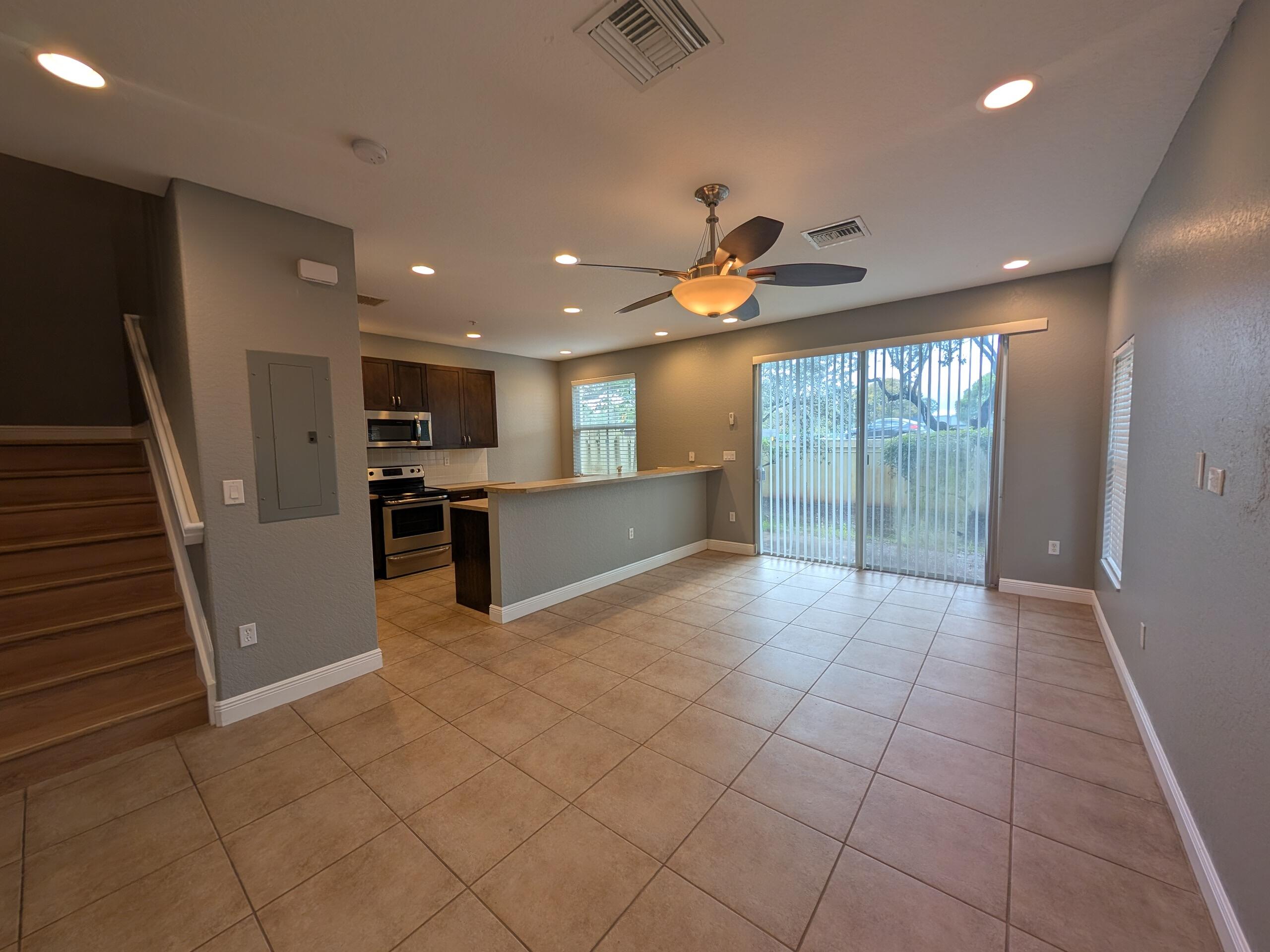 2851 Prospect Road, Unit 701 Tamarac, FL 33309 - Photo 4 of 41 1000011955