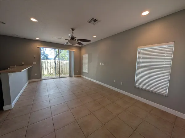 $2,500 | 2851 Prospect Road, Unit 701, Tamarac, FL 33309