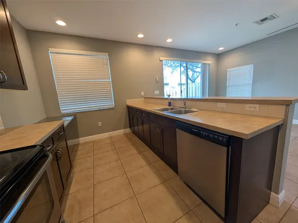 $2,500 | 2851 Prospect Road, Unit 701, Tamarac, FL 33309