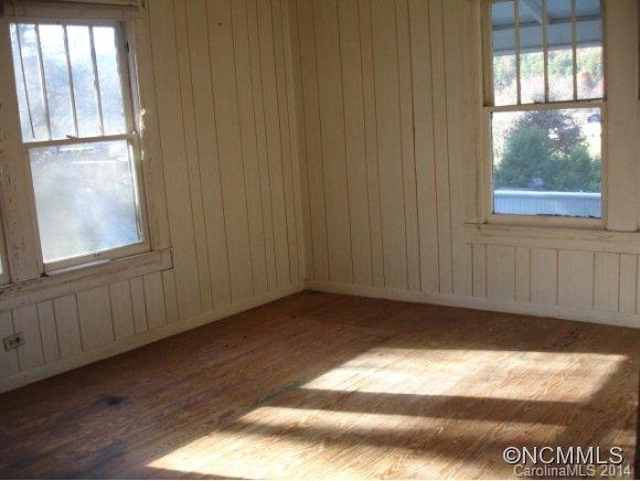 272 Hall Town Road Sylva, NC 28779 - Photo 5 of 14 Gallery Image 5