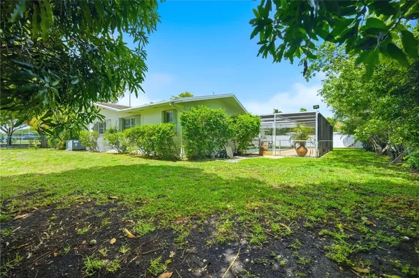 $4,200 | 321 East Chaminade Drive, Hollywood, FL 33021