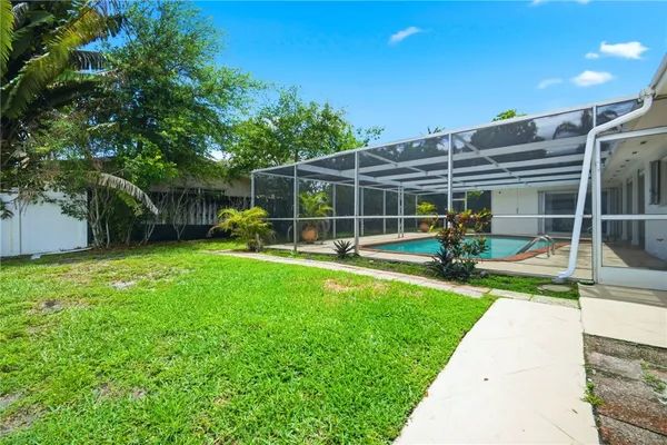 $4,200 | 321 East Chaminade Drive, Hollywood, FL 33021