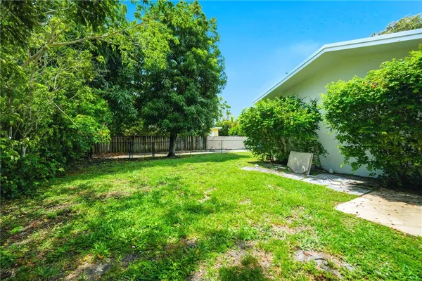 $4,200 | 321 East Chaminade Drive, Hollywood, FL 33021