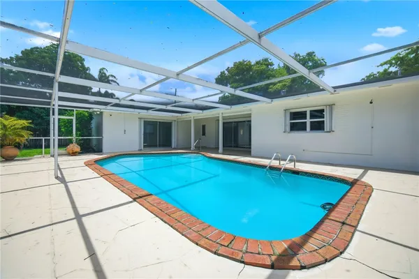 $4,200 | 321 East Chaminade Drive, Hollywood, FL 33021