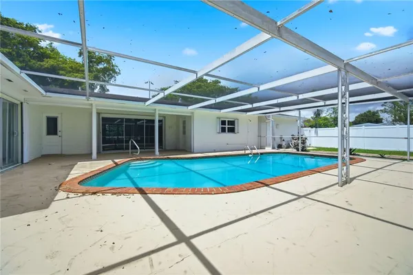 $4,200 | 321 East Chaminade Drive, Hollywood, FL 33021