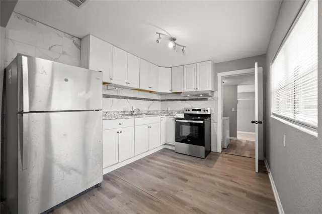 $415,000 | 605 South Disston Avenue, Tarpon Springs, FL 34689