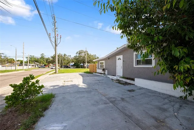 $415,000 | 605 South Disston Avenue, Tarpon Springs, FL 34689