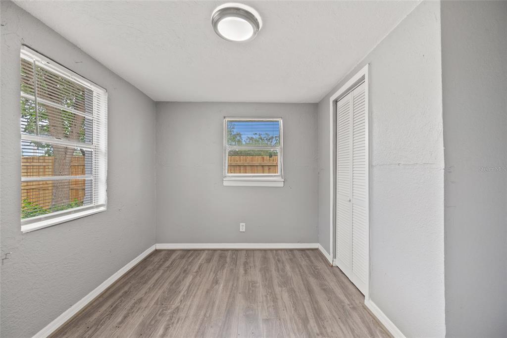 605 South Disston Avenue Tarpon Springs, FL 34689 - Photo 31 of 47 an empty room with a window