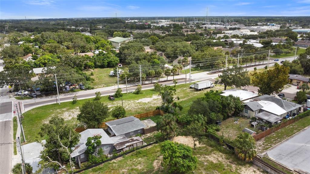 605 South Disston Avenue Tarpon Springs, FL 34689 - Photo 44 of 47 an aerial view of residential houses with outdoor space and river