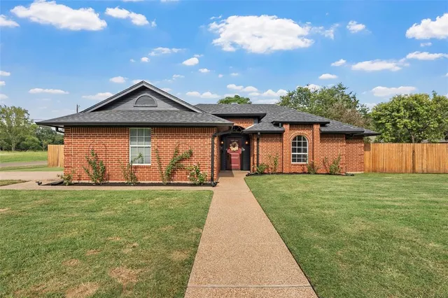 $319,000 | 100 Deer Creek, Waco, TX 76705