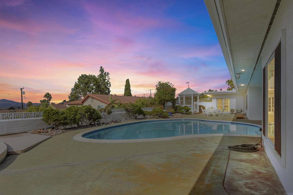 7960 Shadow Hill Drive La Mesa, CA 91941 - Photo 5 of 50